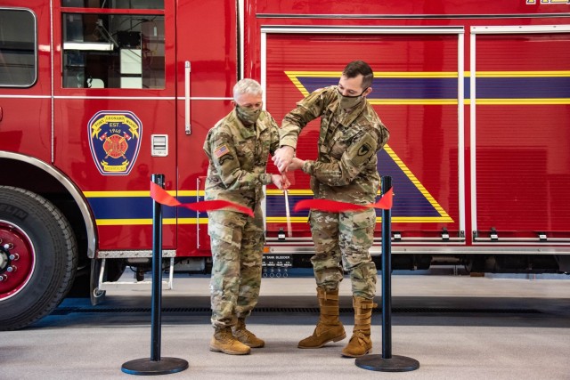 From left: Brig. Gen. James Bonner, MSCoE and Fort Leonard Wood commanding general, and Col. Jeff Paine, Garrison commander, officially cut the ribbon on Fort Leonard Wood’s Fire Station No. 3 on Jan. 22. The 17,000-square-foot, state-of-the-art facility, located in Bldg. 2375 on Oklahoma Avenue, will help firefighters on post meet certain time and distance response standards in the eastern parts of the cantonment area. (Editor’s note: Bonner was promoted to major general on Feb. 26.) 