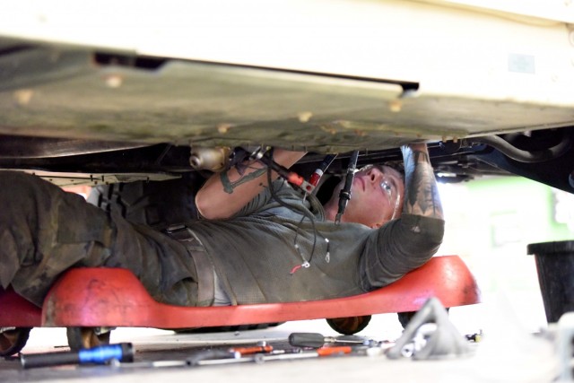 Vehicle maintainers keep Michigan National Guard rolling