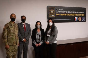 Army CIO gets firsthand look into CECOM capabilities 