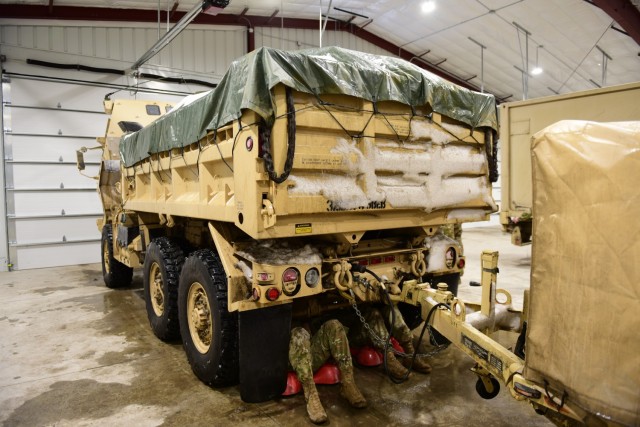 Wisconsin Guard trains in cold at Michigan’s Winter Strike