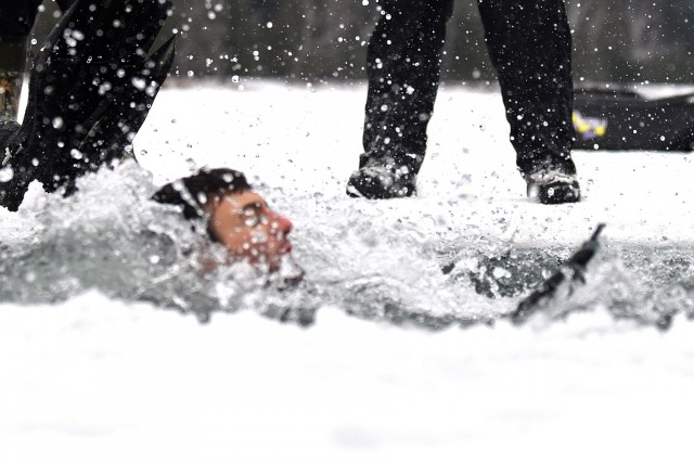 Special Forces Soldiers Conduct Ski Training in Northern Michigan