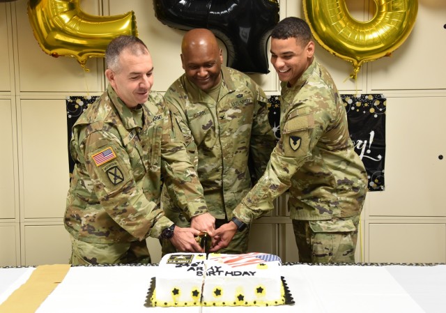 Army birthday cake-cutting