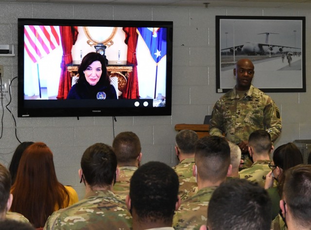 Governor Hochul speaks with deploying Soldiers from Fort Drum