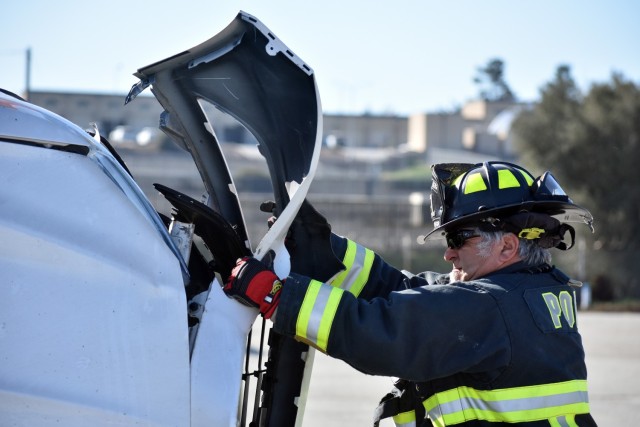 Presidio of Monterey Fire Department trains to save lives during vehicle extrications