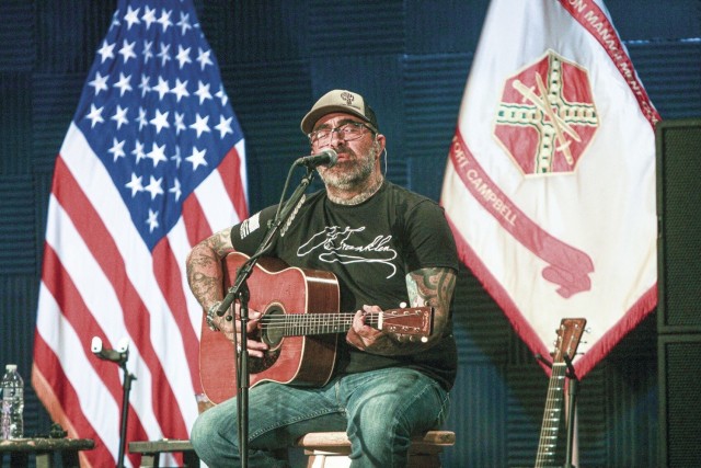 Aaron Lewis salutes Soldiers with free concert at Warrior Zone