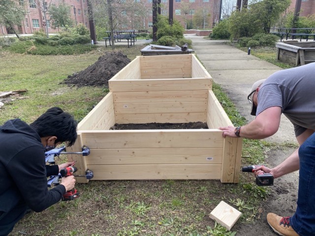 SRU Gardening Program Helps Soldiers Connect with the Earth, Themselves