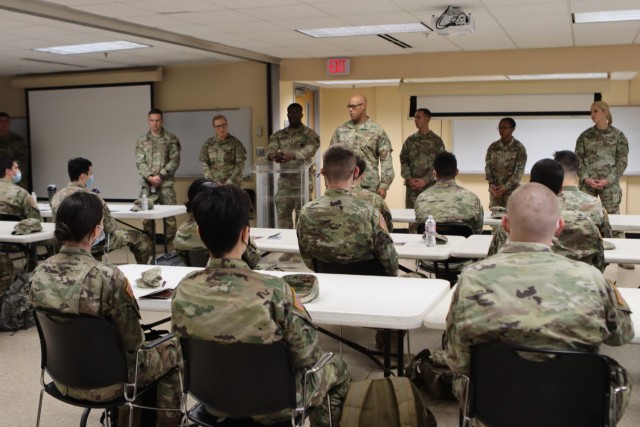 Texas ROTC cadets visit 428th FA, get taste of their future | Article ...