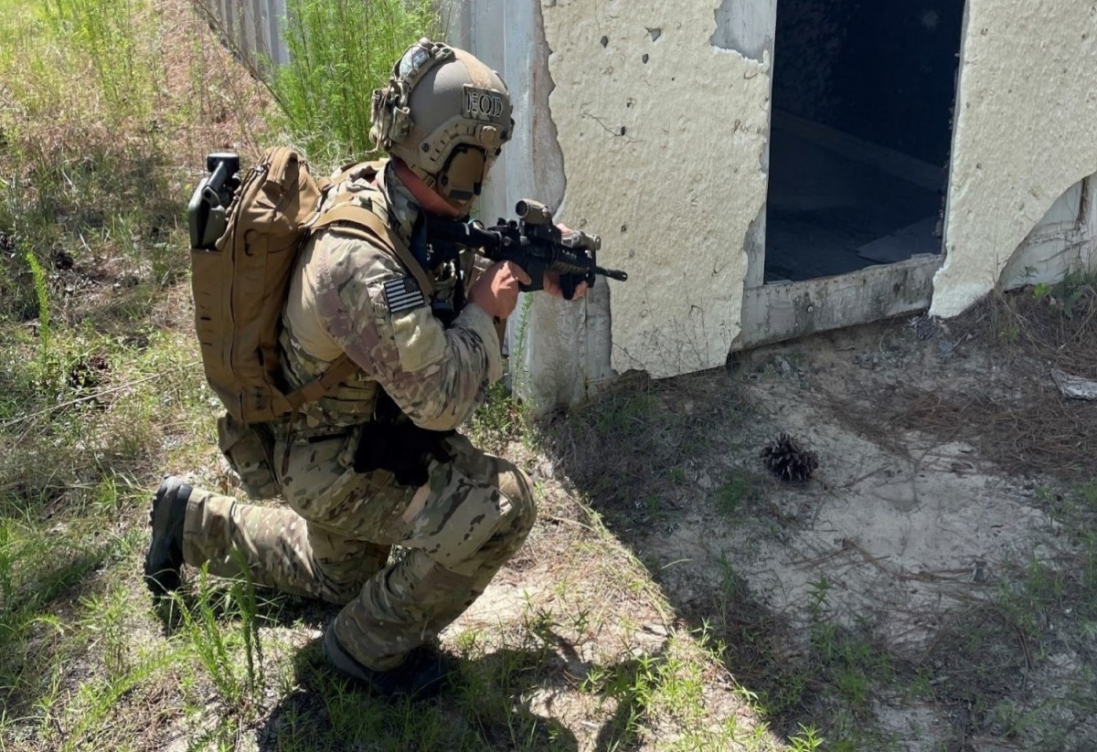 Airborne Explosive Ordnance Disposal Soldier Wins 52nd Eod Group Best