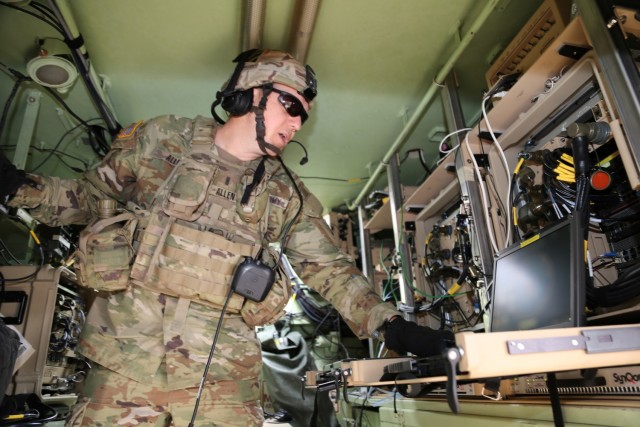 Pilot informs on-the-move network modernization for armored formations 
