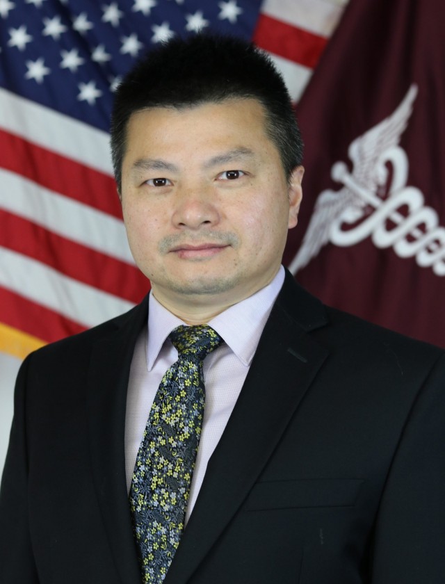 AMSUS recognizes Army scientist with research and development award
