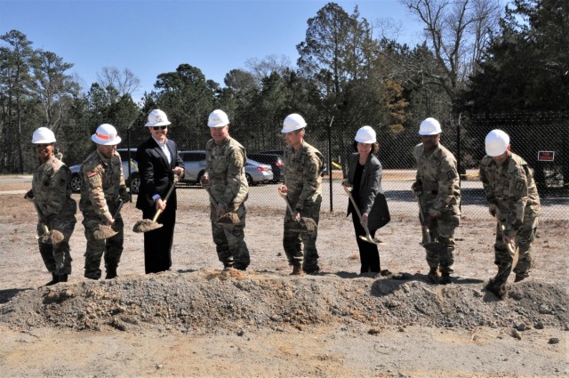 Planned Fort Lee facility to help train military members to load, unload ships