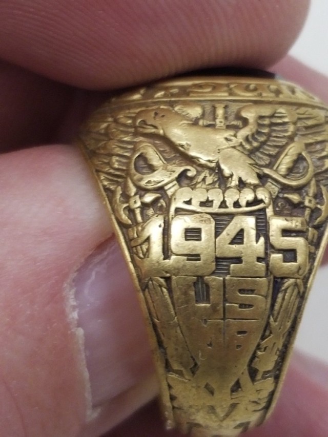 United States Military Academy at West Point 1945 graduate class ring