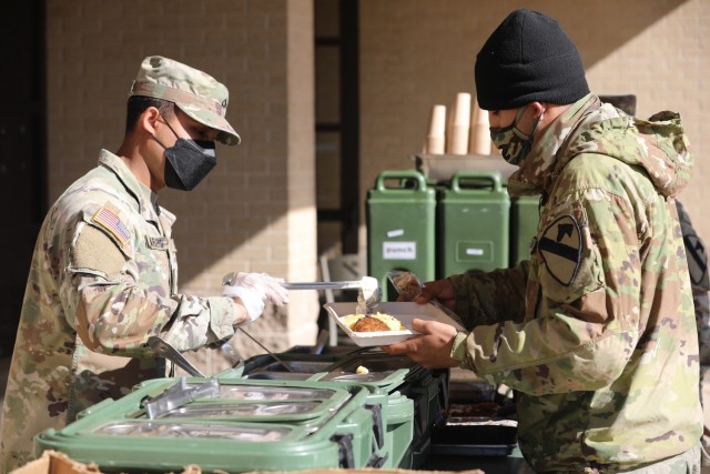 1st CAV adapts operations to feed Troopers during post-wide power outage