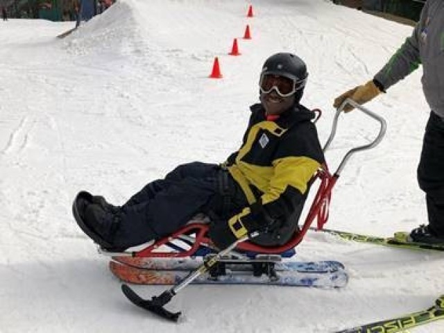 Soldiers at Walter Reed SRU Take on the Snowy Slopes