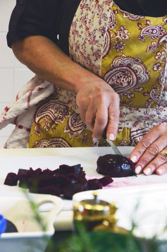 Guest chef prepares spring meal for garrison newcomers