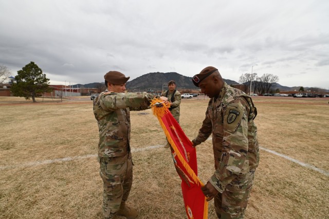 5th Bn., 4th SFAB Cases Colors before Deployment to Europe
