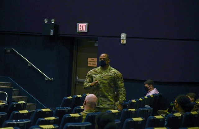 Soldiers address gender, religion inclusiveness during open forum