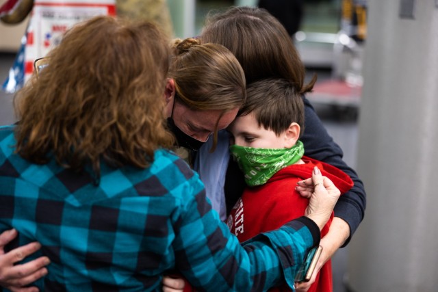 196th MPAD Soldiers return home from overseas deployment