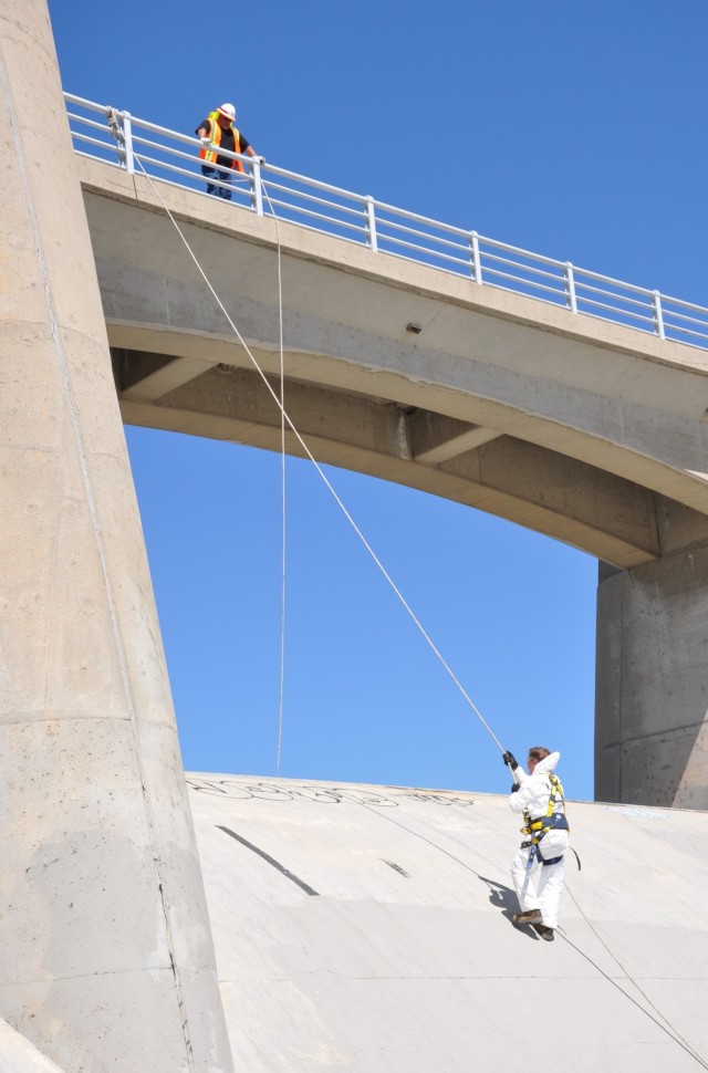LA, Philadelphia engineers conduct hydraulic steel structure inspection at Sepulveda Dam