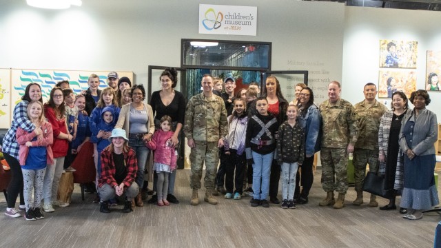 Gold Star spouses attend event for Gold Star Spouses Day