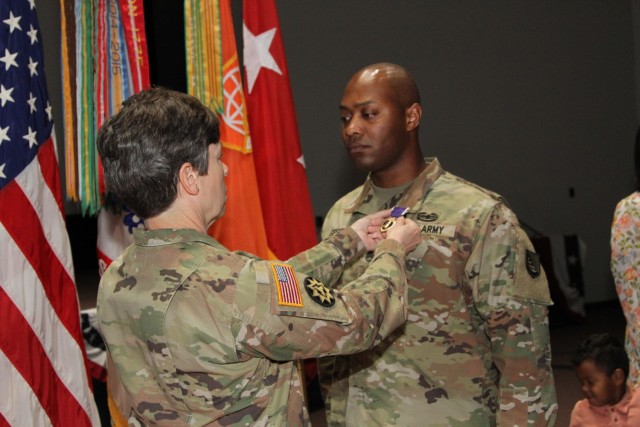 NETCOM NCO Receives Purple Heart | Article | The United States Army