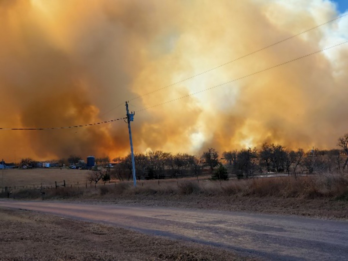 Fort Sill firefighters play major role during wildfire season Article