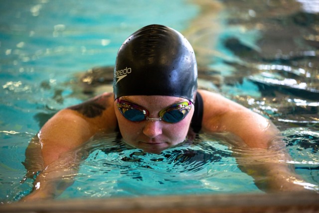 U.S. Army Veterans Train in Swimming at the 2022 Invictus Games Team U.S. Training Camp