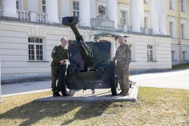 Maj. Gen. Jeffery Broadwater, deputy commanding general, V Corps, stands with Estonian Maj. Gen. Veiko-Vello Palm, deputy commander, Estonian Defense Forces, over an H61-37 Estonian 105 MM Artillery piece during the U.S., Estonian Fires Seminar in Tallinn, Estonia, on April 20, 2022. The fires seminar hosted by the EDF and developed by the U.S. 41st Field Artillery Brigade based in Grafenwoehr, Germany, allowed artillery professionals across Europe to learn how each other’s targeting and artillery processes work to include U.S. Marines and Airmen as well as British and Danish Artillery officers from the NATO Enhanced Forward Presence Battle Group Estonia. (U.S. Army photo by Maj. Joe Bush)