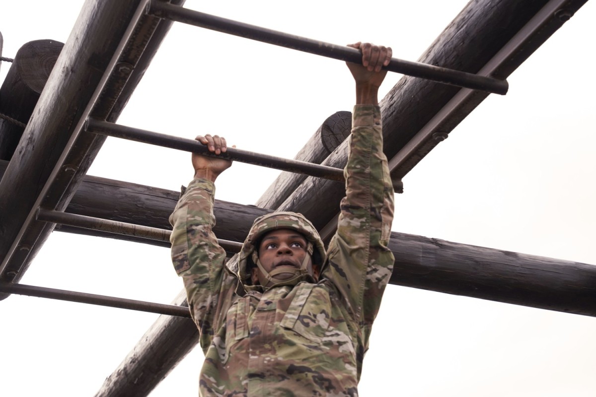 U.S. Army Soldiers participate in obstacle course during Best Leader ...