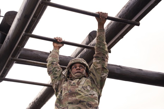 U.S. Army soldiers participate in obstacle course during Best Leader Competition