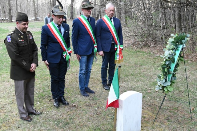 Fort Drum garrison commander hosts Italian delegation on installation tour