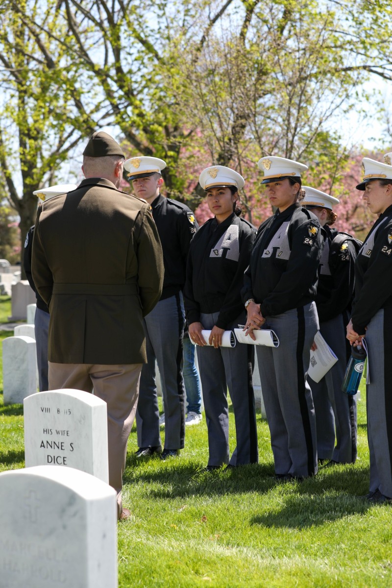 Yearlings Honor Fallen Graduates, Reflect Upcoming Affirmation