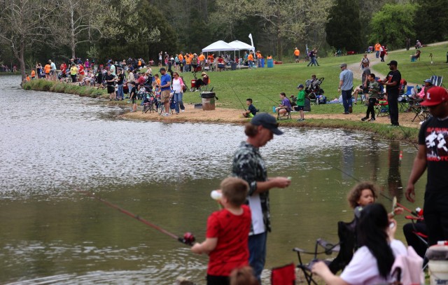 Fort Knox youth reel in prizes, family fun at first VFW/FMWR fishing derby