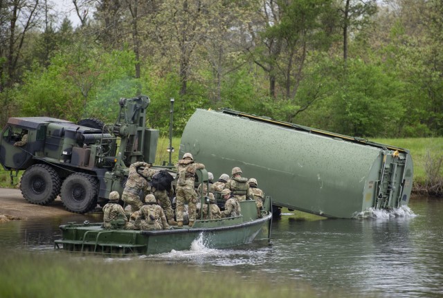 405th AFSB issues float bridge, dozen boats to Fort Hood unit for DEFENDER-Europe 22
