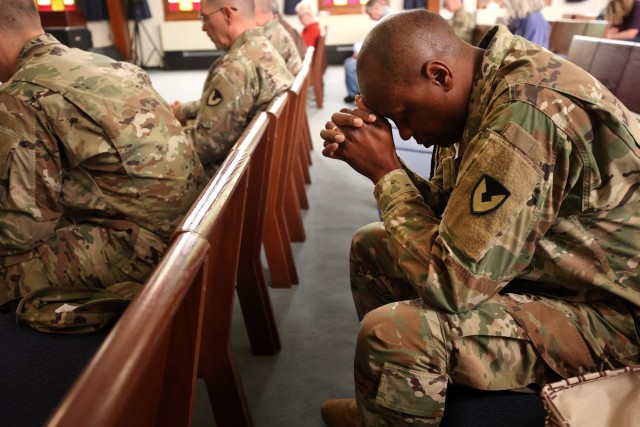 Fort Knox chaplains, Soldiers, civilians gather to raise voices during 2022 National Day of Prayer