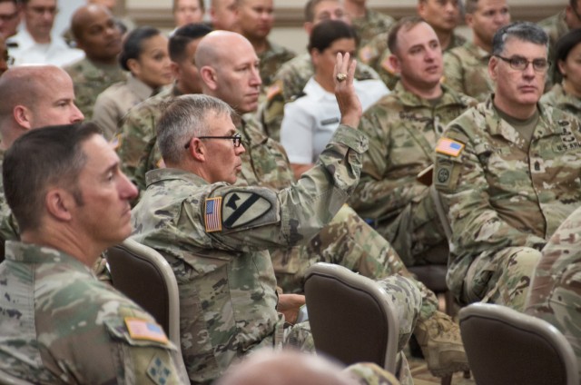 Former Army vice chief headlines panel with Fort Hood leadership, tours installation