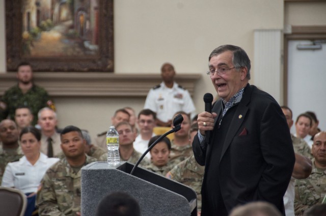 Former Army vice chief headlines panel with Fort Hood leadership, tours installation