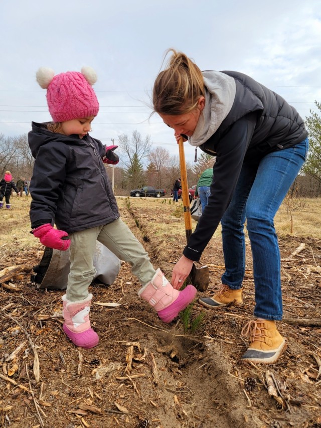 Dozens attend Fort McCoy’s 2022 Arbor Day observance, tree planting