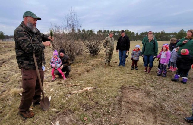 Dozens attend Fort McCoy’s 2022 Arbor Day observance, tree planting