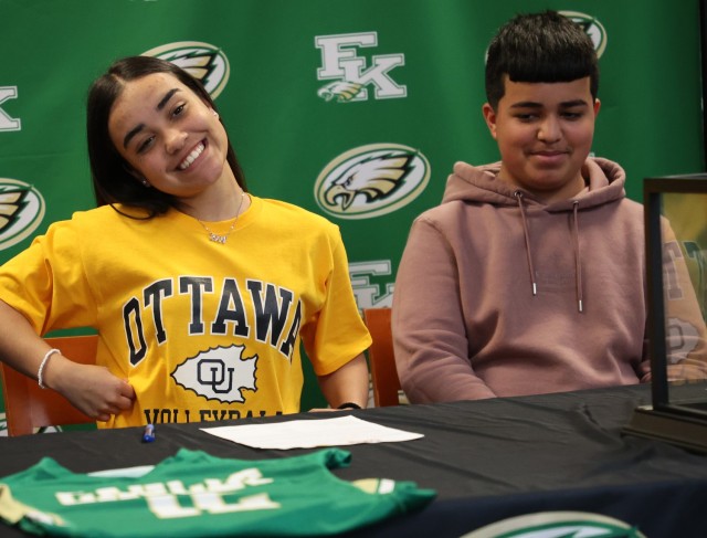 Fort Knox Middle High School senior signs letter of intent to play volleyball at Ottawa University