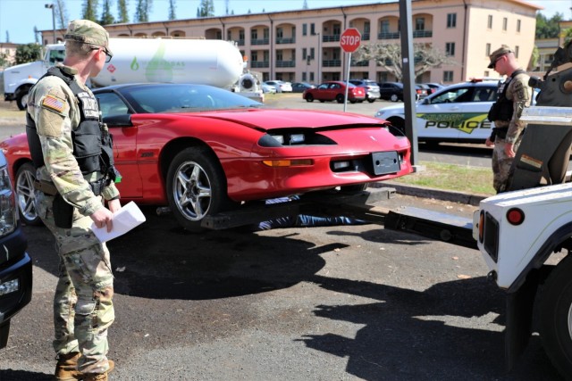 8th MP Tackles Abandoned Vehicle Issue in Hawaii