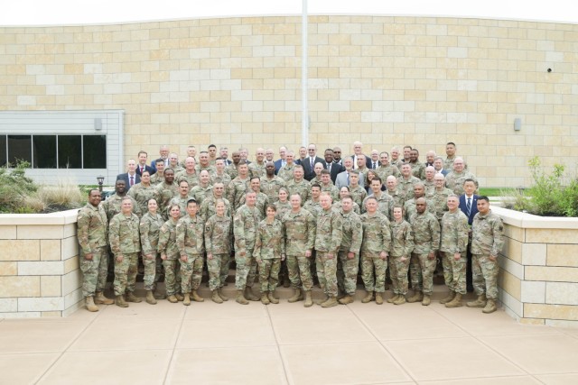 207th MI Brigade-Theater command team attends the INSCOM Spring Senior Leaders’ Conference