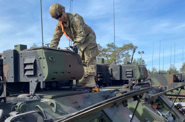 405th AFSB issues 900 APS-2 equipment pieces to Pennsylvania National Guard unit for DEFENDER-Europe