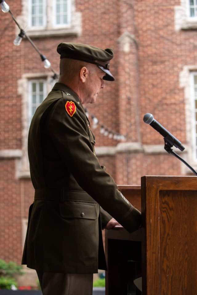 Artillery commandant administers Oath of Office to new officers