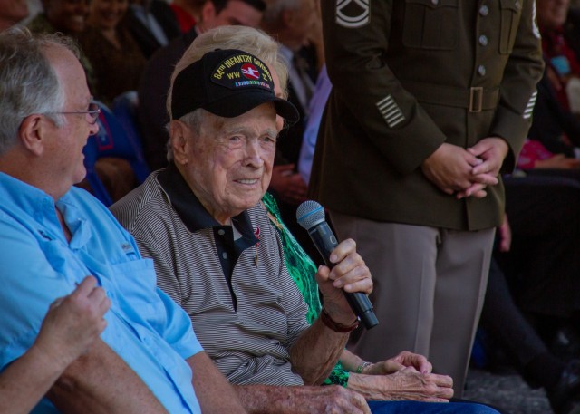 WWII Soldier receives Bronze Star during ceremony at Fort Sam Houston