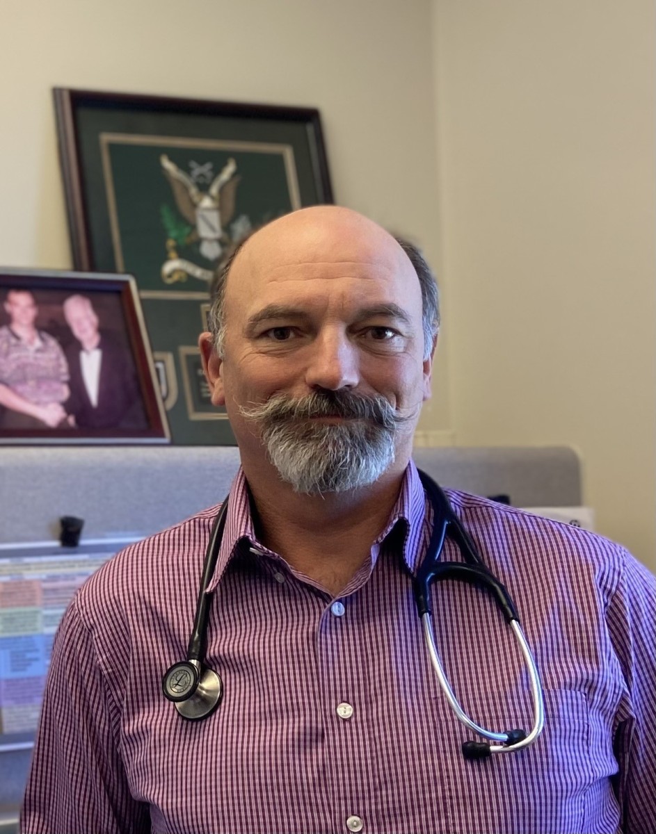 Fort Campbell doctor receives premier award for leading COVID19