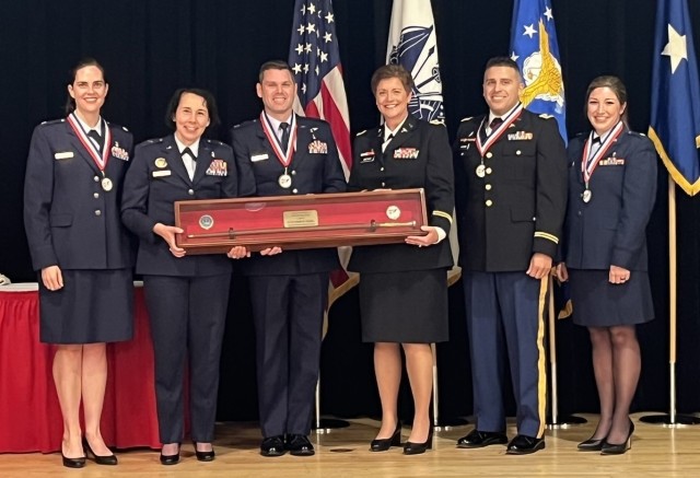 SAUSHEC honors faculty members for their contributions to military medicine
