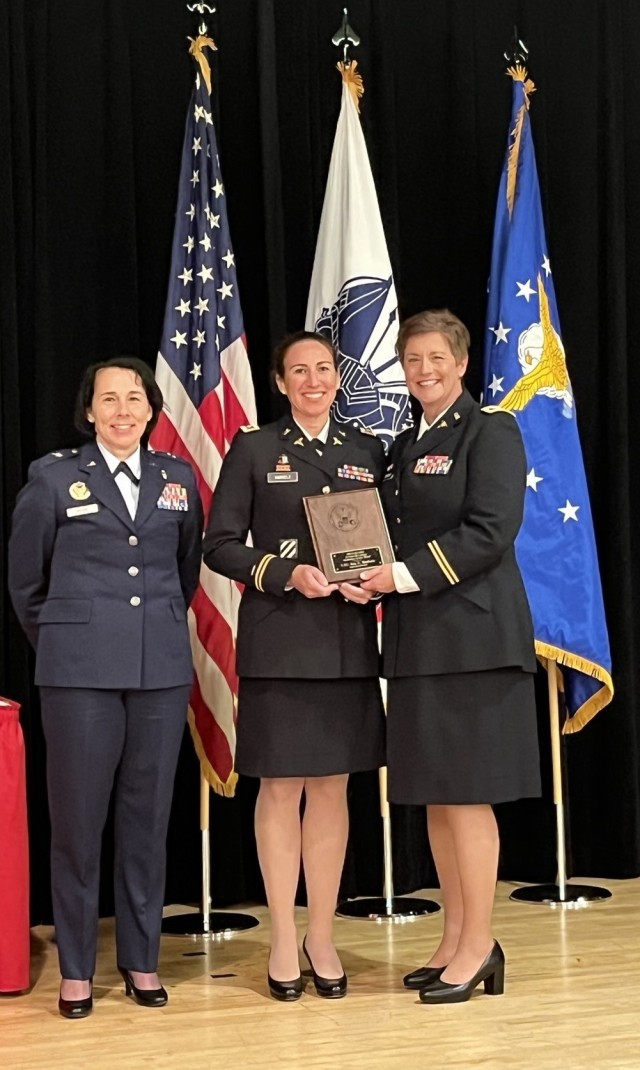 SAUSHEC honors faculty members for their contributions to military medicine