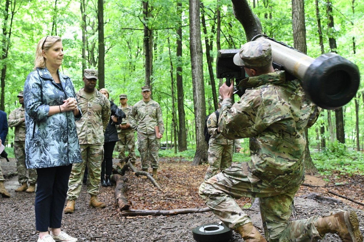 Secretary of the Army observes 10th Mountain Division training, tours