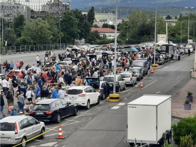 Large crowds attend German-American Flea Market debut